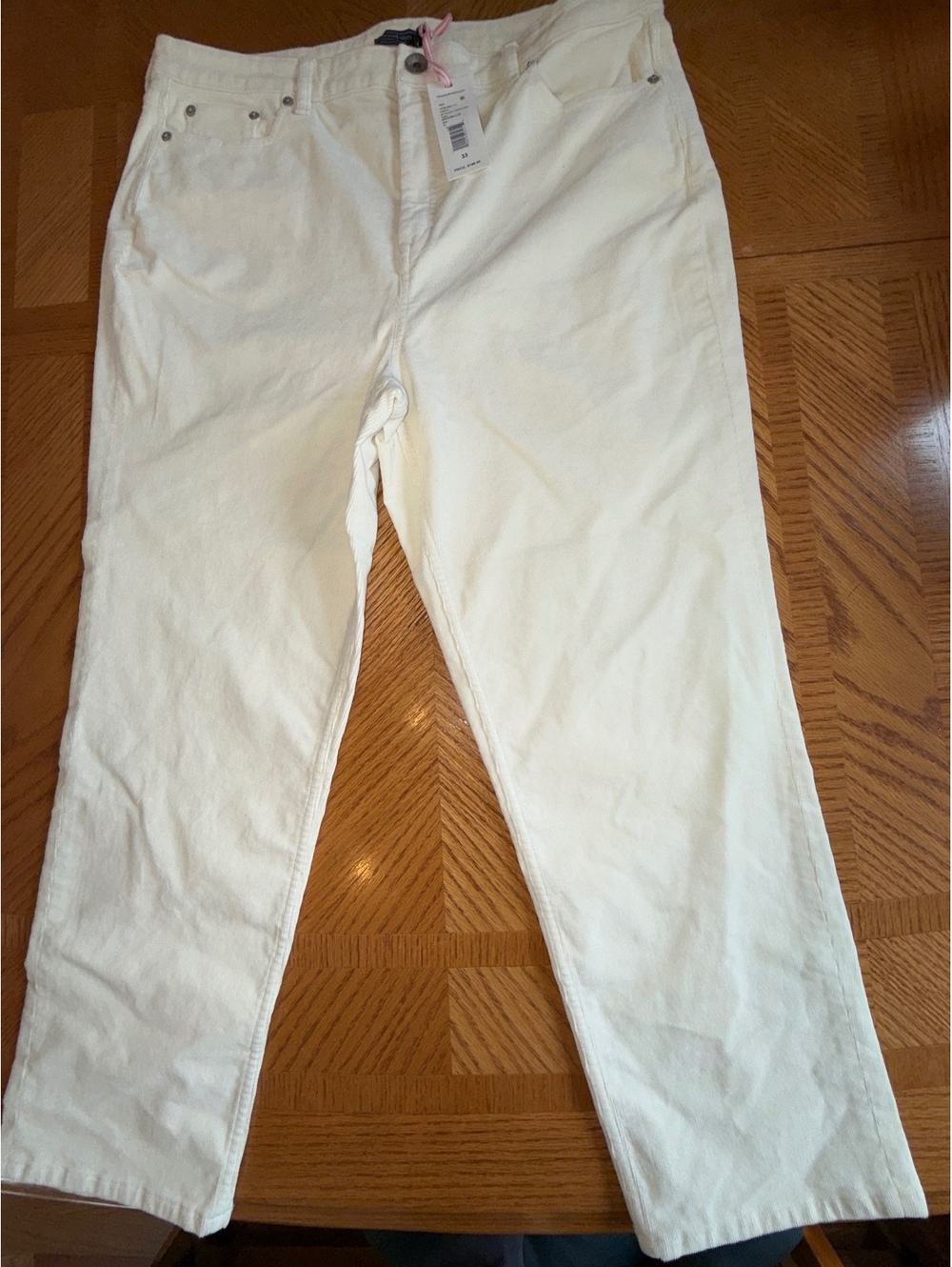 Vineyard vines, off-white cream, corduroy women’s pants size 33 NWT